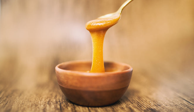 Kann man Manuka-Honig mit einem Metalllöffel essen?